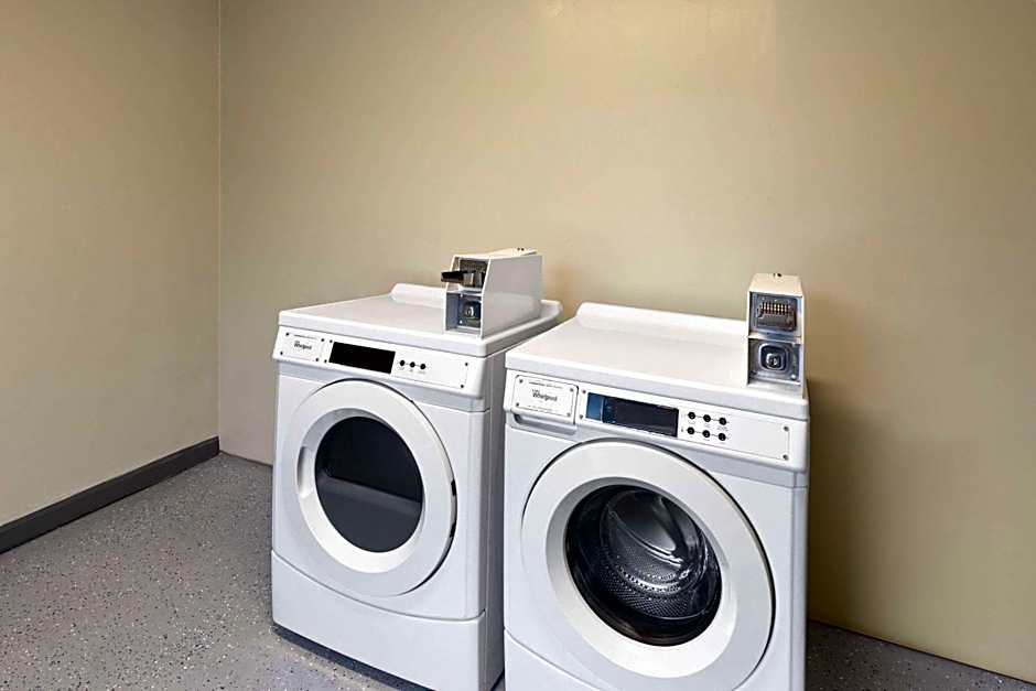 Ramada by Wyndham Bainbridge