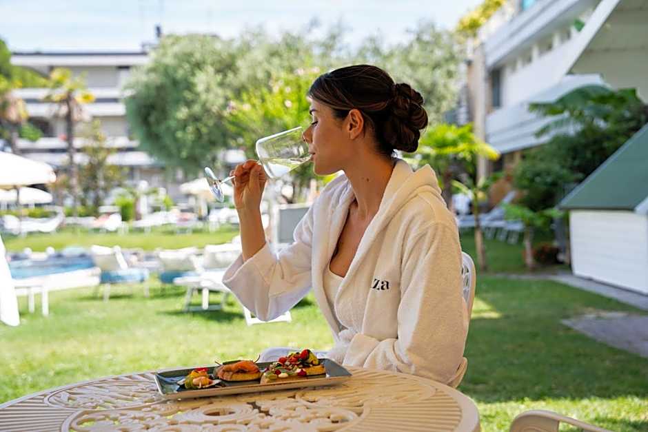 Panoramic Hotel Plaza