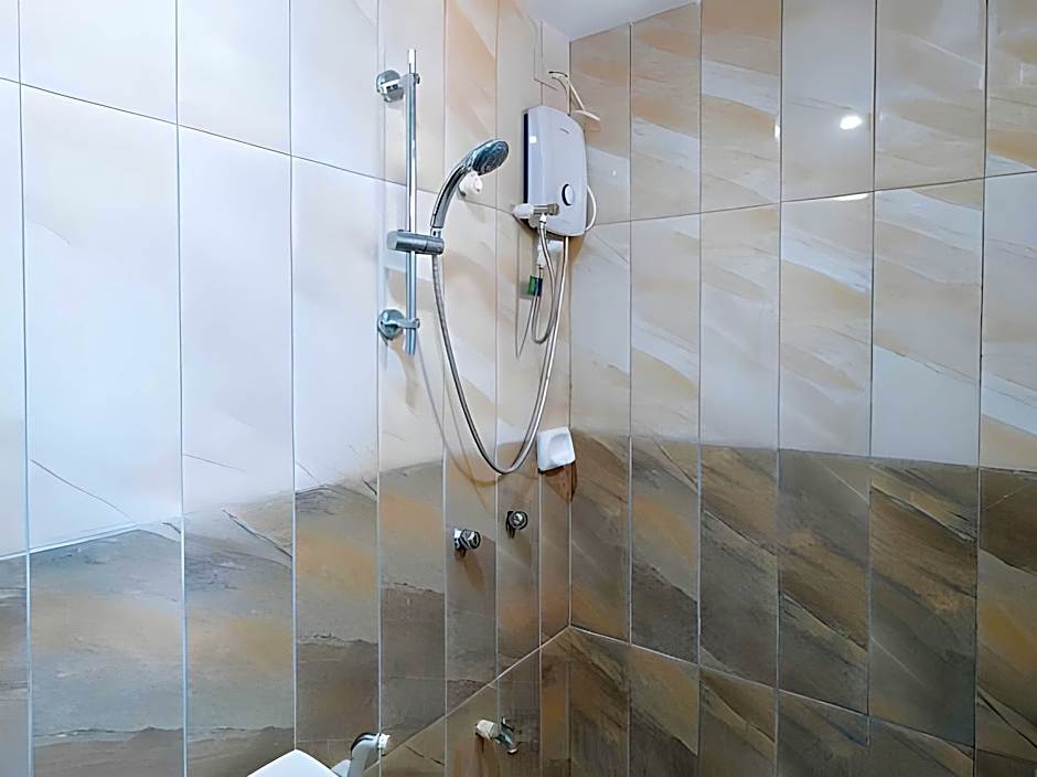 RedDoorz @ Isabelita Hotel Tugegarao