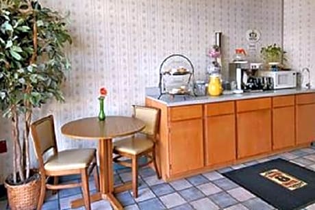 Peoria Inn