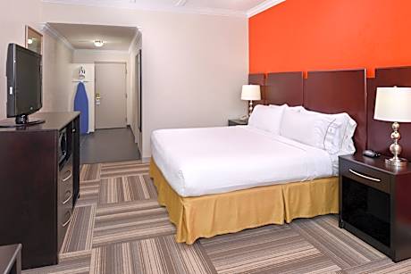1 King Bed Standard