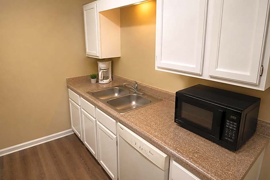 Plantation Oaks Suites & Inn Millington