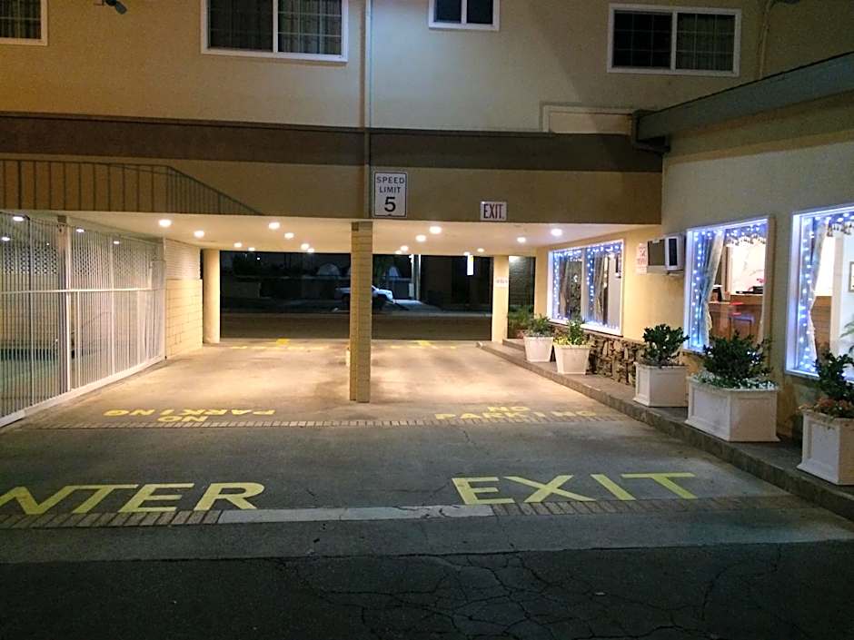 Grand Inn