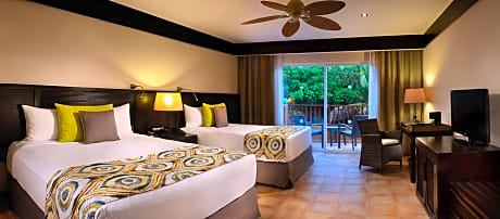 PREMIUM 2 ADULTS 1 CHILD