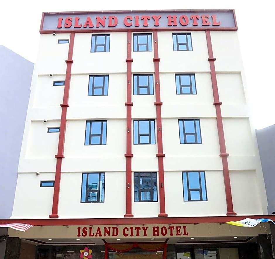 Capital O 90897 Island City Hotel