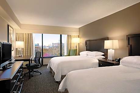 Queen Room - Mobility Access/Non-Smoking