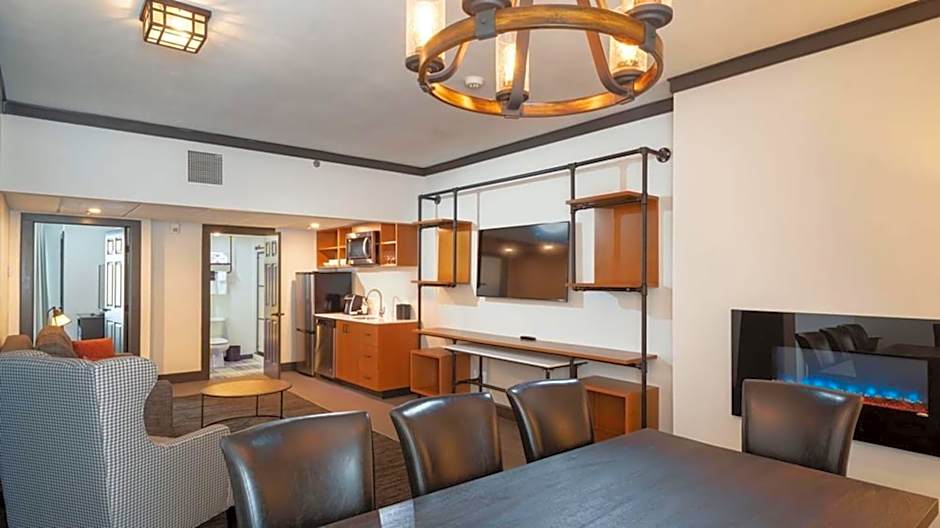 The Craftsman Inn and Suites
