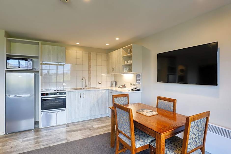 Garden Court Suites & Apartments
