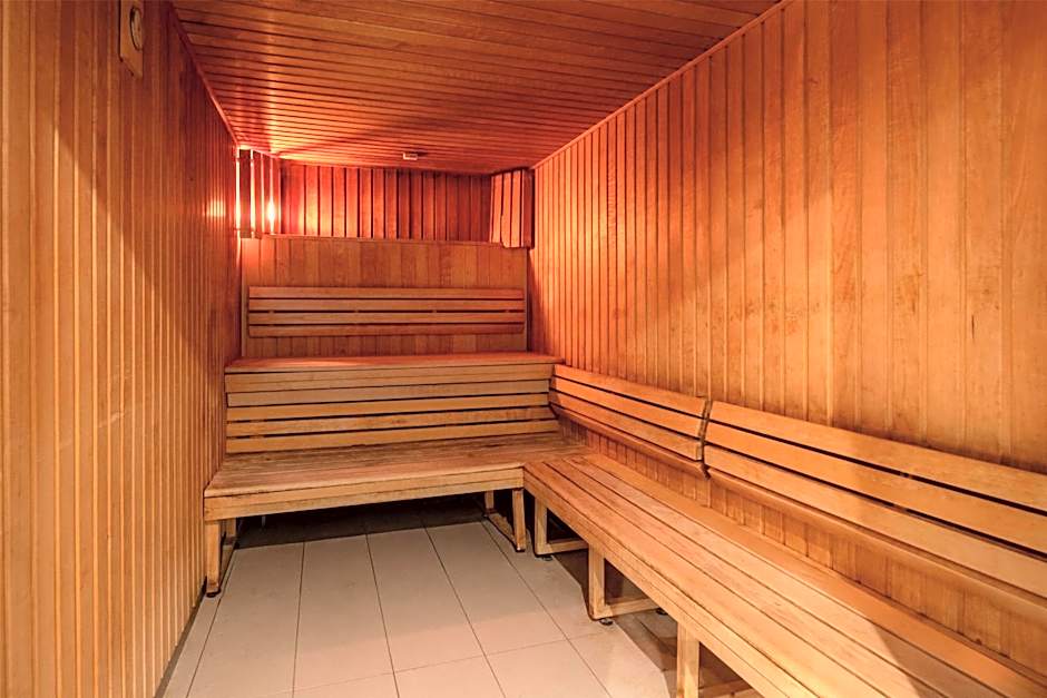 Radisson Blu CDG Airport Terminal Hotel, Paris