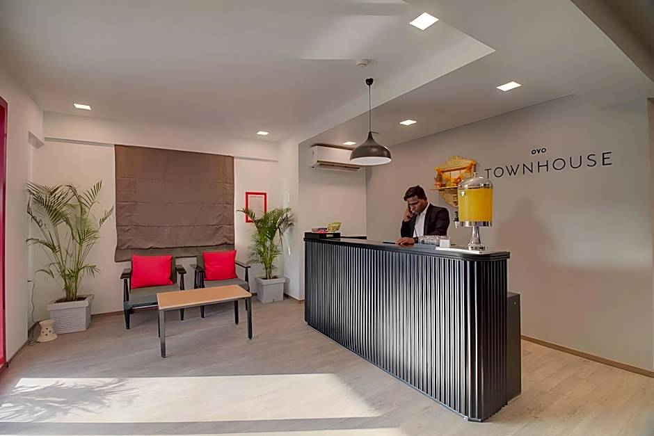 Super Townhouse OAK Kopar Khairane Navi Mumbai Formerly IVY Hotel