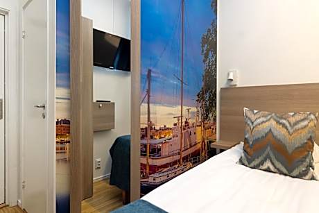 Small Single Room with Private Bathroom