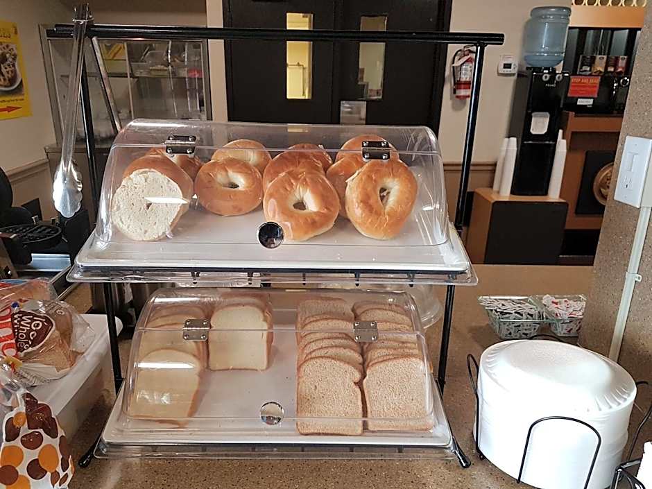 Super 8 by Wyndham Brockville