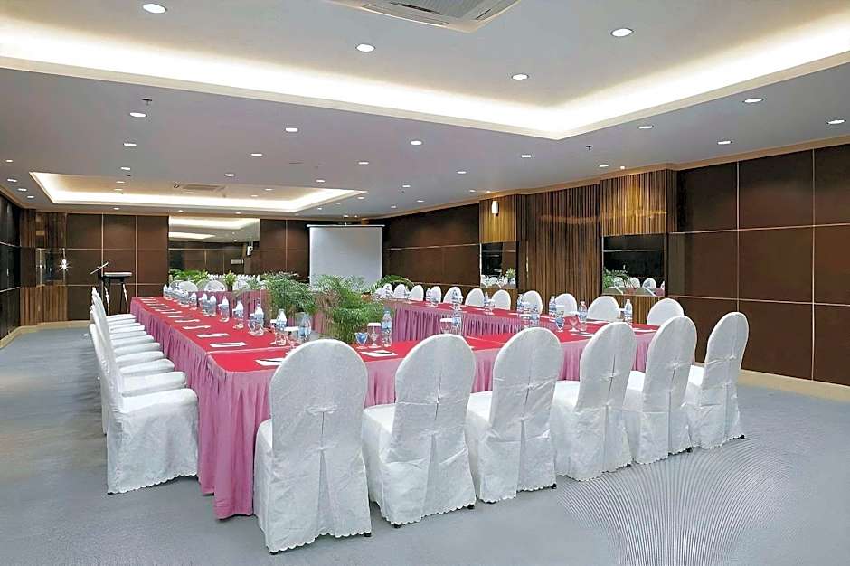 GiiA Hotel Nagoya Batam