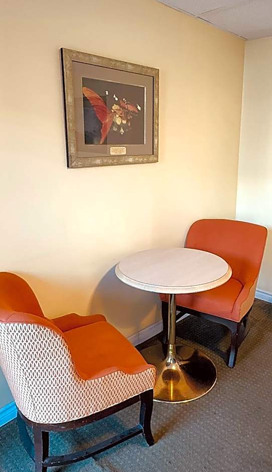 Empress Inn and Suites by the Falls