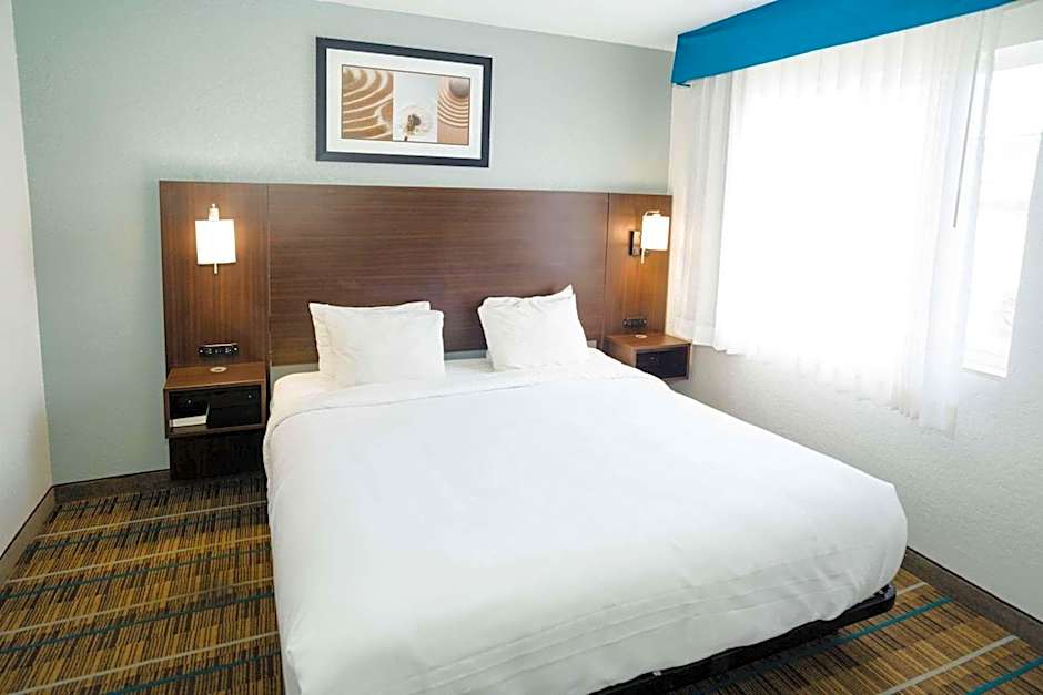 MainStay Suites Knoxville Airport