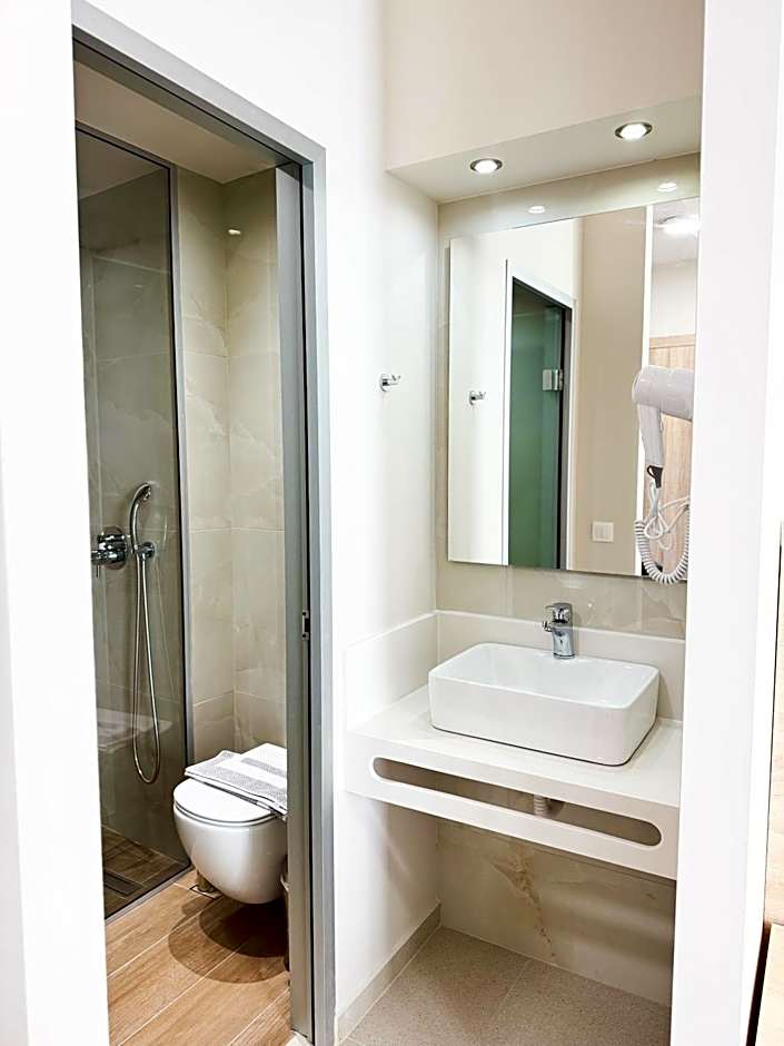 Acropolis Apartments