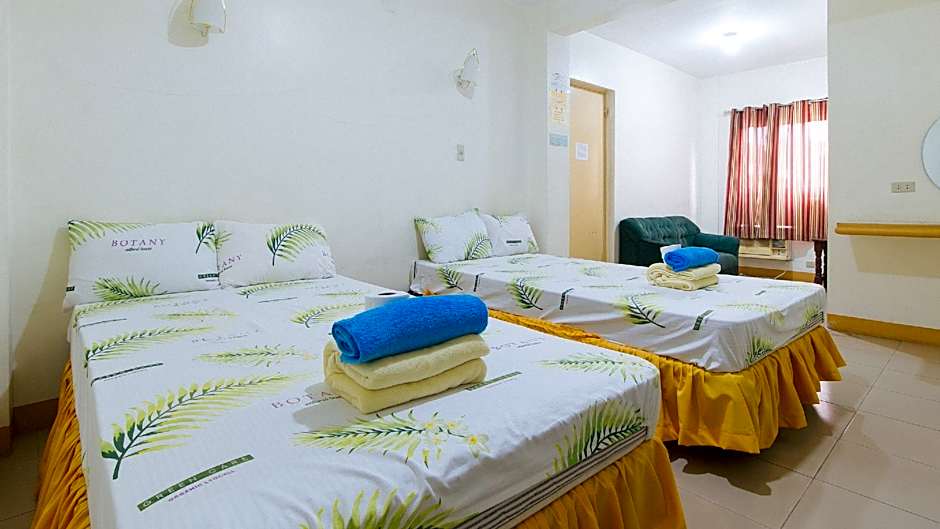 Golden Success Hotel I by RedDoorz