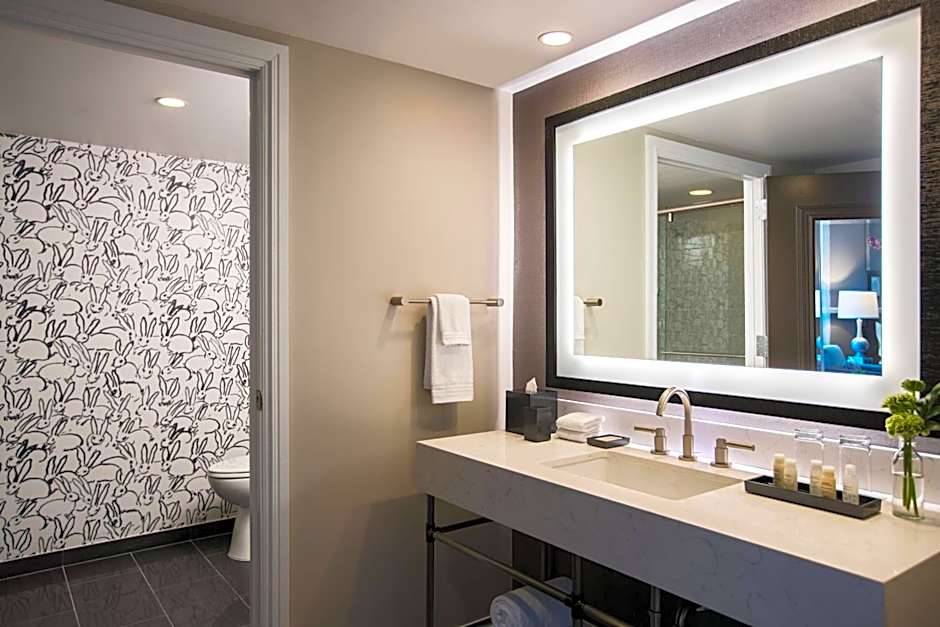 The Lindy Renaissance Charleston Hotel