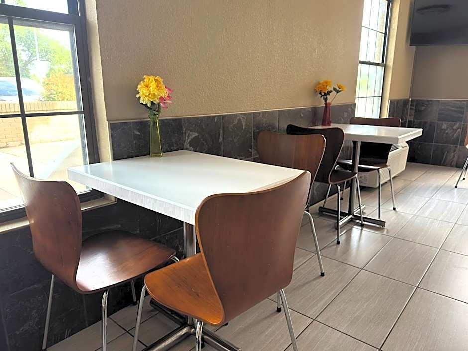 Super 8 by Wyndham Lakeland