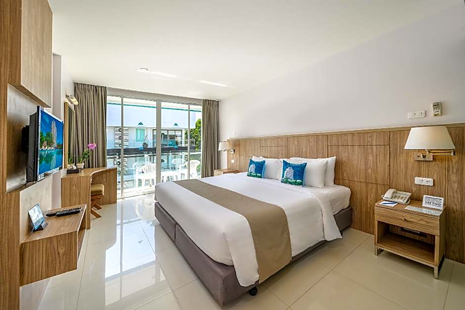 Andaman Beach Suites Hotel, Patong Phuket