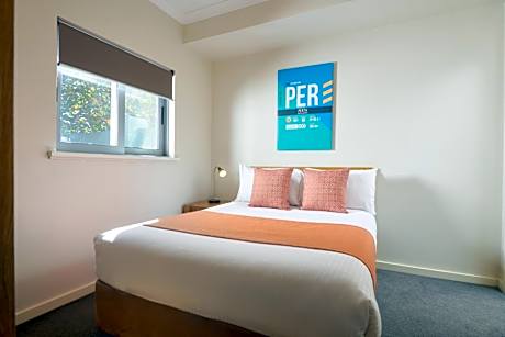 Two-Bedroom Apartment with Courtyard