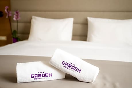 Double Room with Free Parking