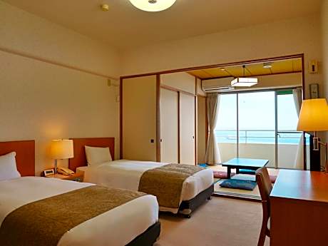 Twin Room with Tatami Area - Smoking