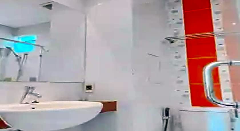 Dewarna Hotel Arifin