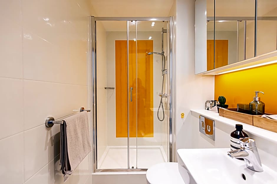 New Era Living - Private Rooms next to Bramall Lane