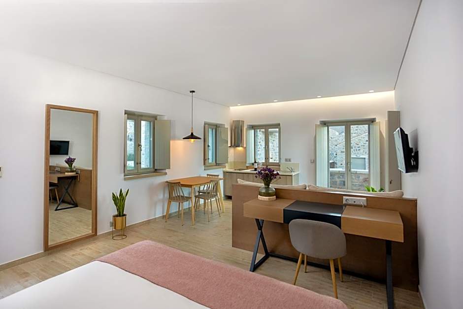 Armantanis Luxury Suites