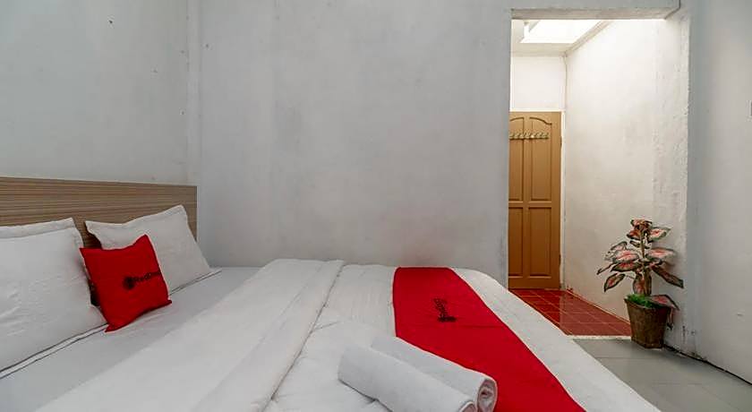 RedDoorz @ Jalan Dr Mansyur Medan 2