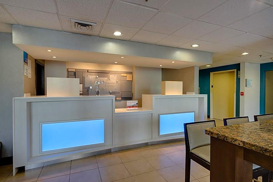 Holiday Inn Express Washington DC East- Andrews AFB By IHG