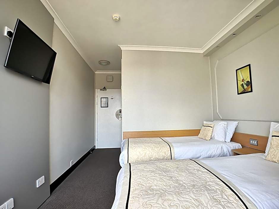 Lancaster Hall Hotel