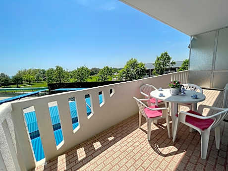 Apartment For 5 People Near The Beach