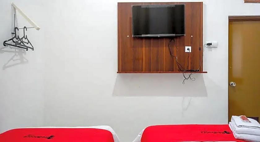 RedDoorz near Stasiun Purwosari