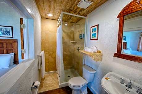 Suite Ocean View King Bed