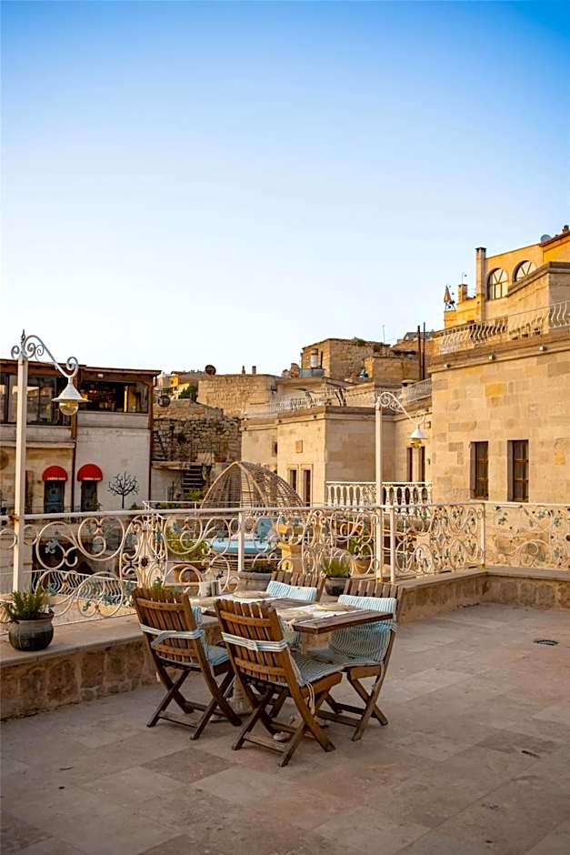 Elika Cave Suites & Spa