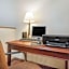 Super 8 by Wyndham Fairmont