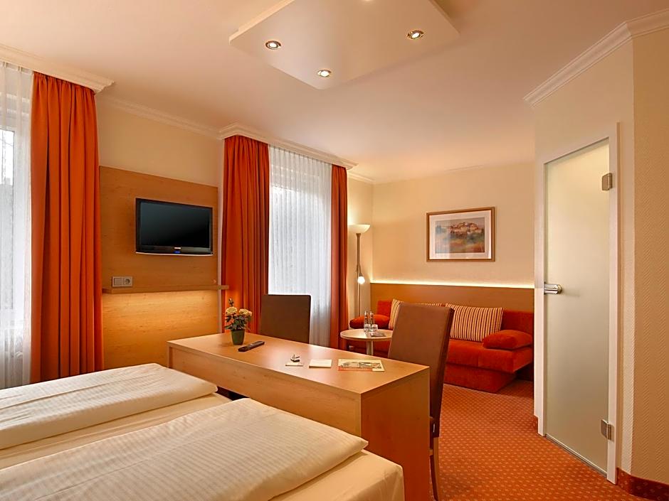 Hotel Kriemhild am Hirschgarten in Munich-Nymphenburg