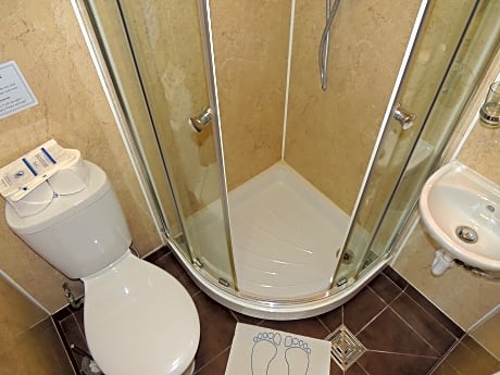 Twin Room (some rooms have bunkbeds)