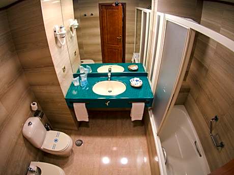 TRIPLE ROOM 3 ADULTS