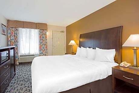 King Room - Mobility Accessible