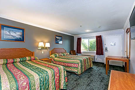 Queen Room with Two Queen Beds - Non-Smoking