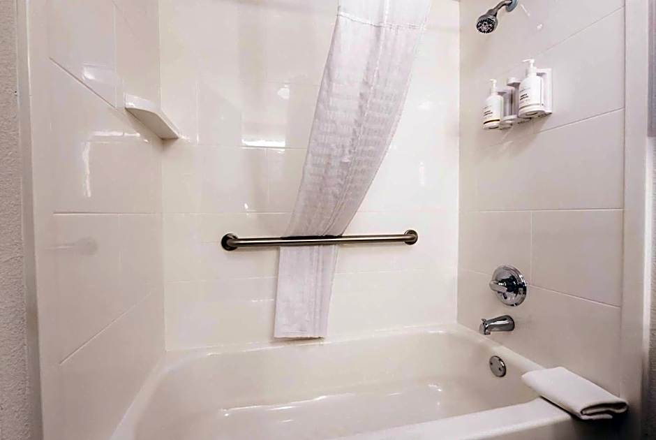 La Quinta Inn & Suites by Wyndham Danbury
