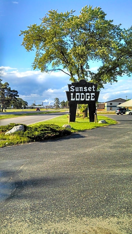 Sunset Lodge Escanaba