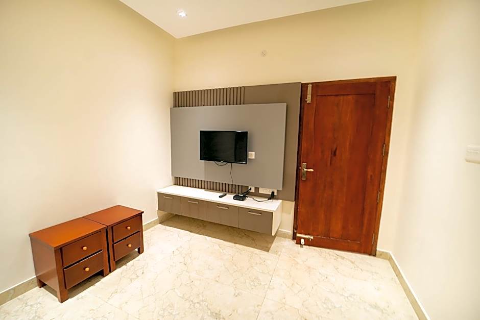 Queen's Hotel Mount garden Kodaikanal