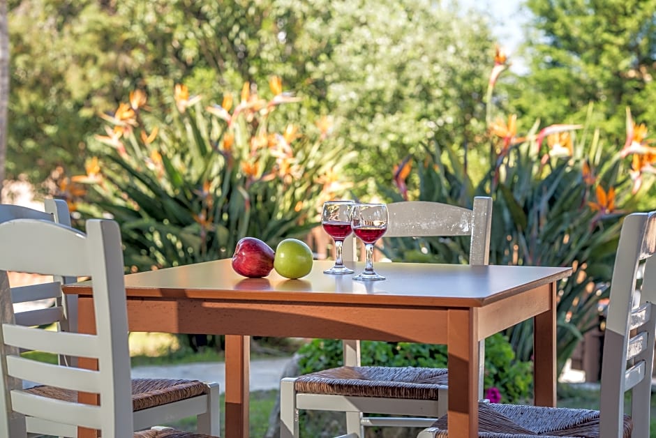 Armonia Studios & Apartments