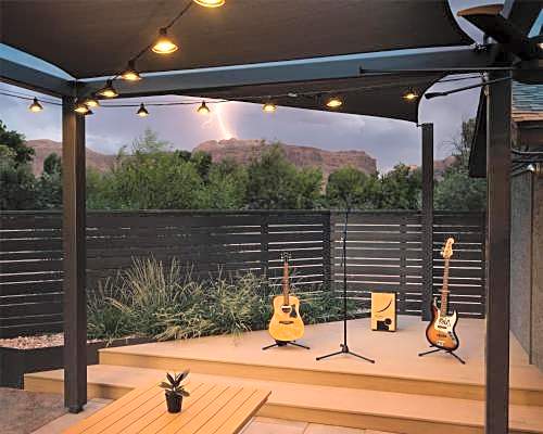 Slackline Moab, Outset Collection by Hilton