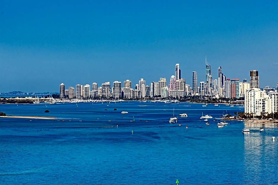 Broadwater Shores Waterfront Apartments