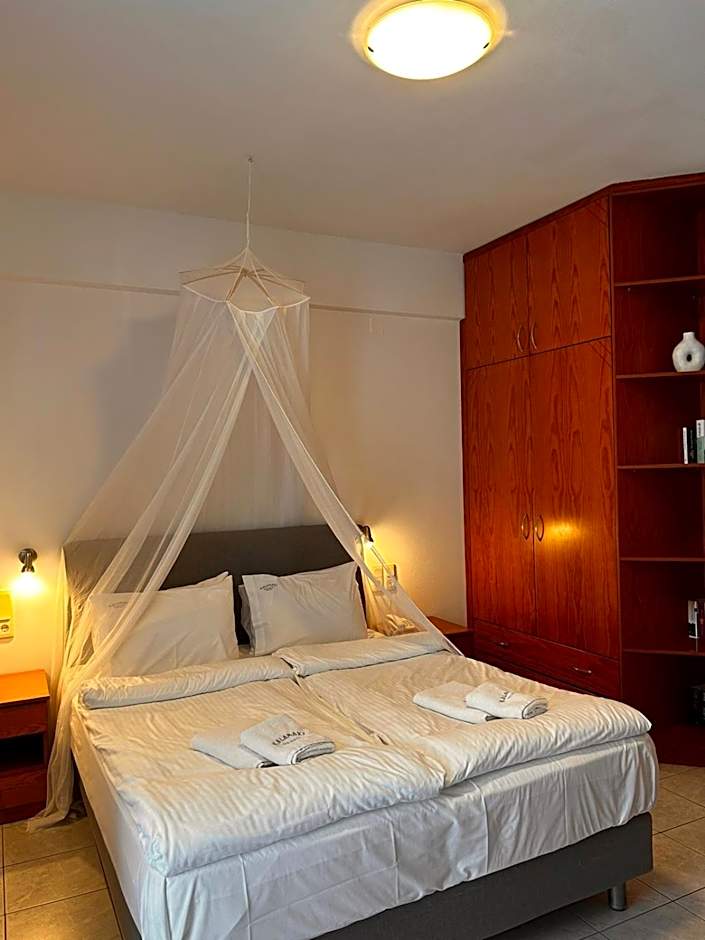 Finikas Studios & Apartments - Kalamaki Holidays